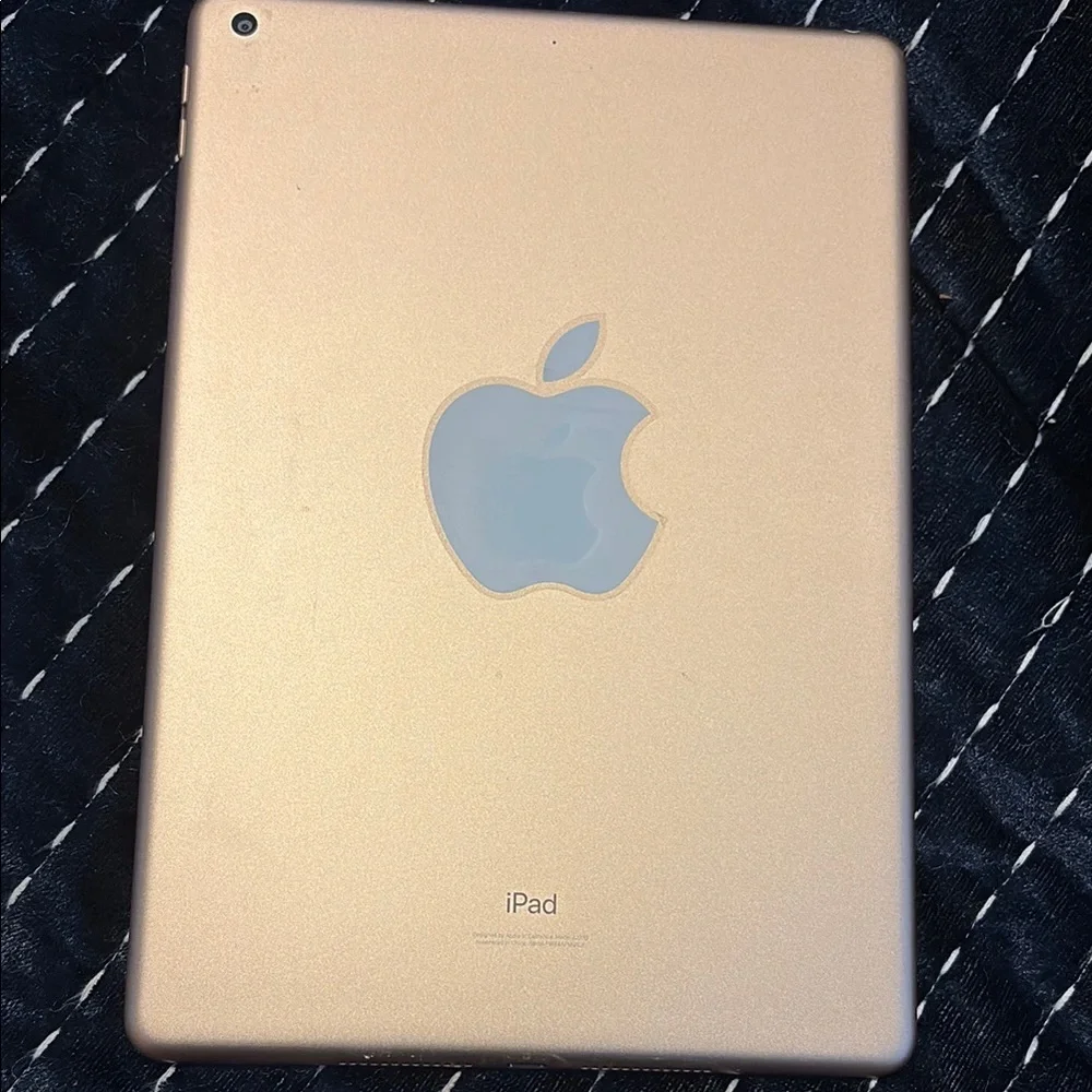 Apple IPad 8th GEN- Gold and White Tablet Sleek Design Modern Touchscreen